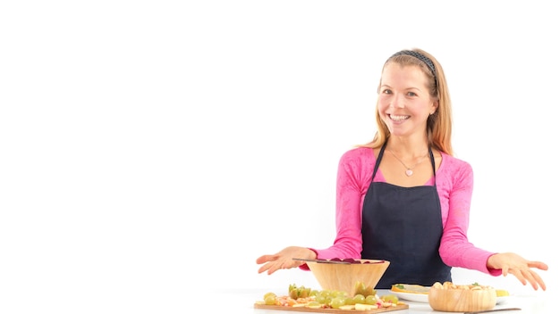 Uśmiechnięta osoba w kuchni